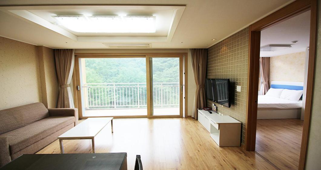 High Castle Resort Jeongseon Bagian luar foto