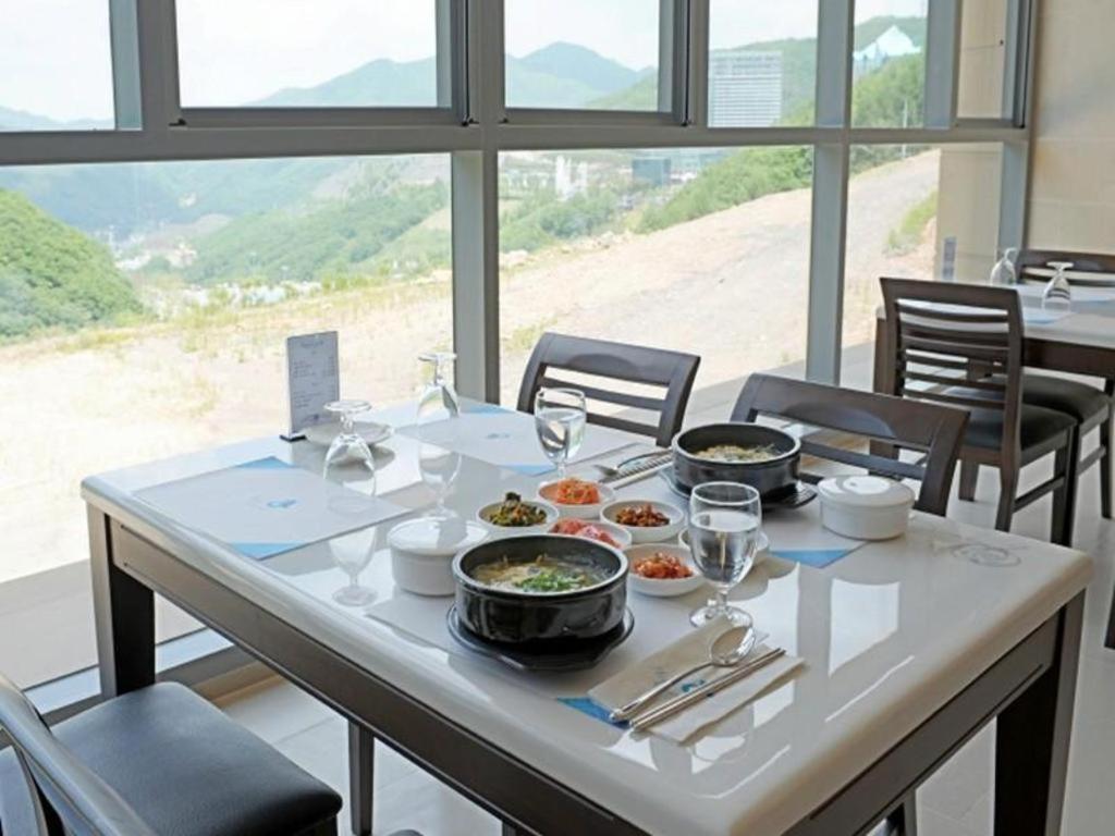 High Castle Resort Jeongseon Bagian luar foto
